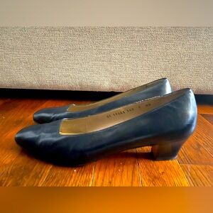 Ferragamo Dark Blue Leather Low Heels - Size 9